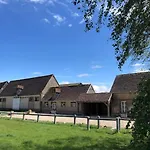 Sainte Suzanne De La Charreterie *