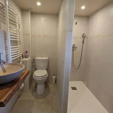 度假居 Sainte Suzanne De La Charreterie