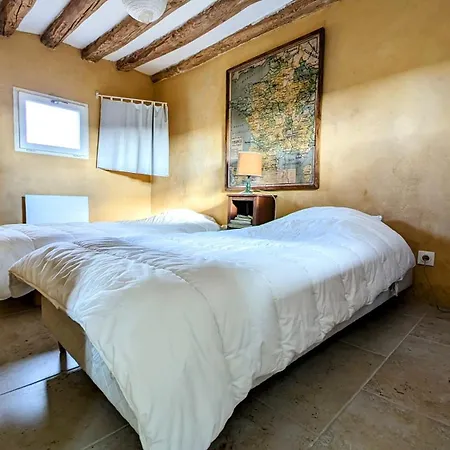 Sainte Suzanne De La Charreterie 度假居 *