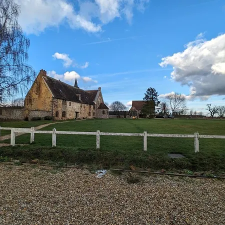 Sainte Suzanne De La Charreterie 度假居