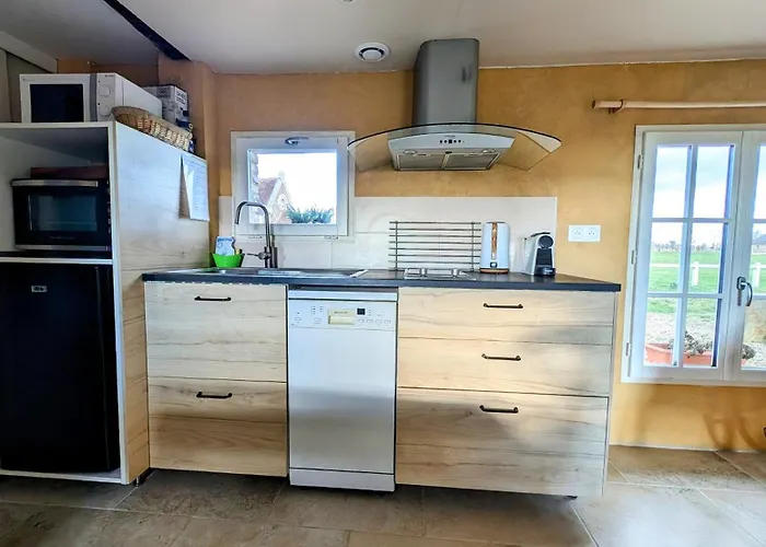 Sainte Suzanne De La Charreterie *